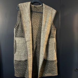 Fleece and Sweater Knit Hooded Vest with Pockets OS EUC